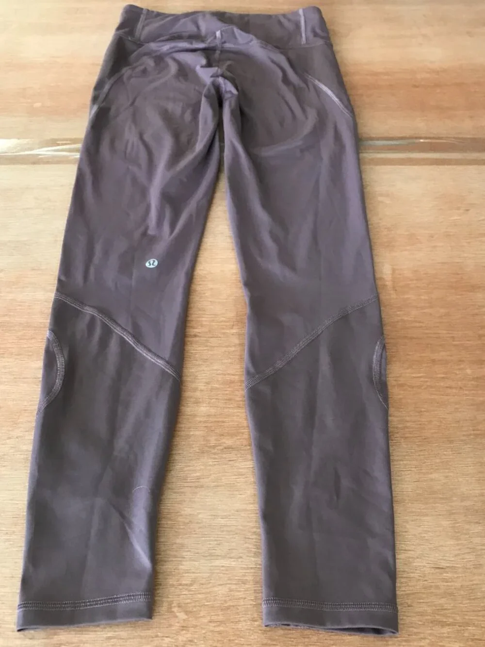 Lululemon City Core Tight Athletic Leggings Women 6 Purple Curved Seams Pocket